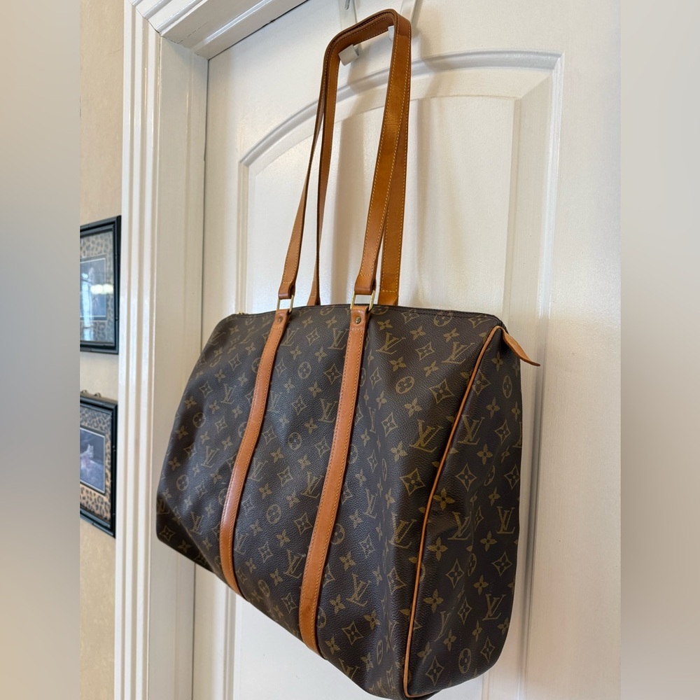 LOUIS VUITTON MONOGRAM FLANERIE LEATHER TOTE (AUTHENTIC IN EUC) & LV DUST BAG! - Picture 3 of 7